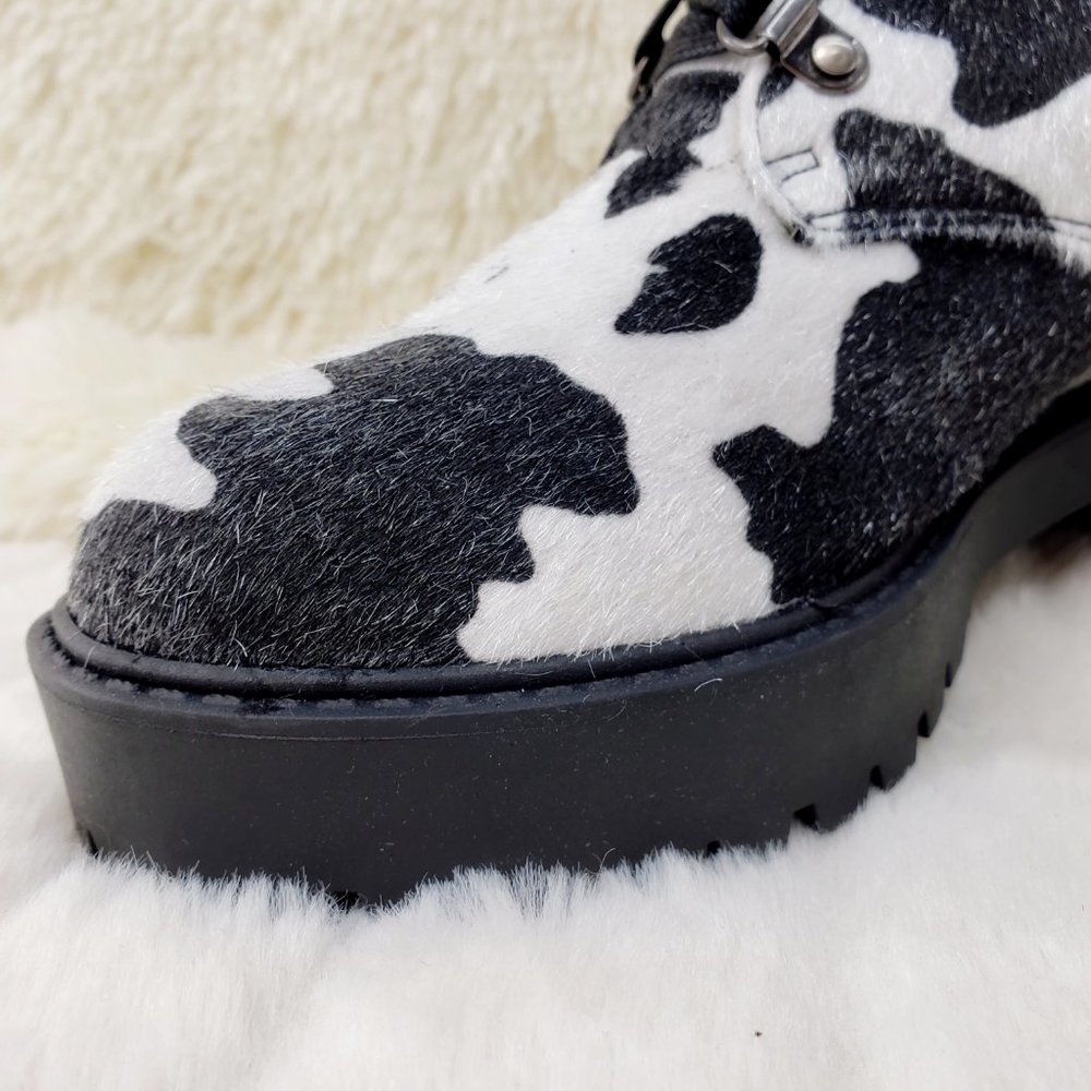 Savage Cow Combat Lace Up Knee Boots Faux Cow Print Brand New - Picture 16 of 17